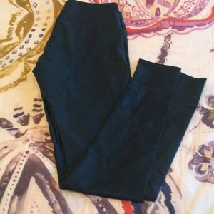 Onzie snake skin leggings